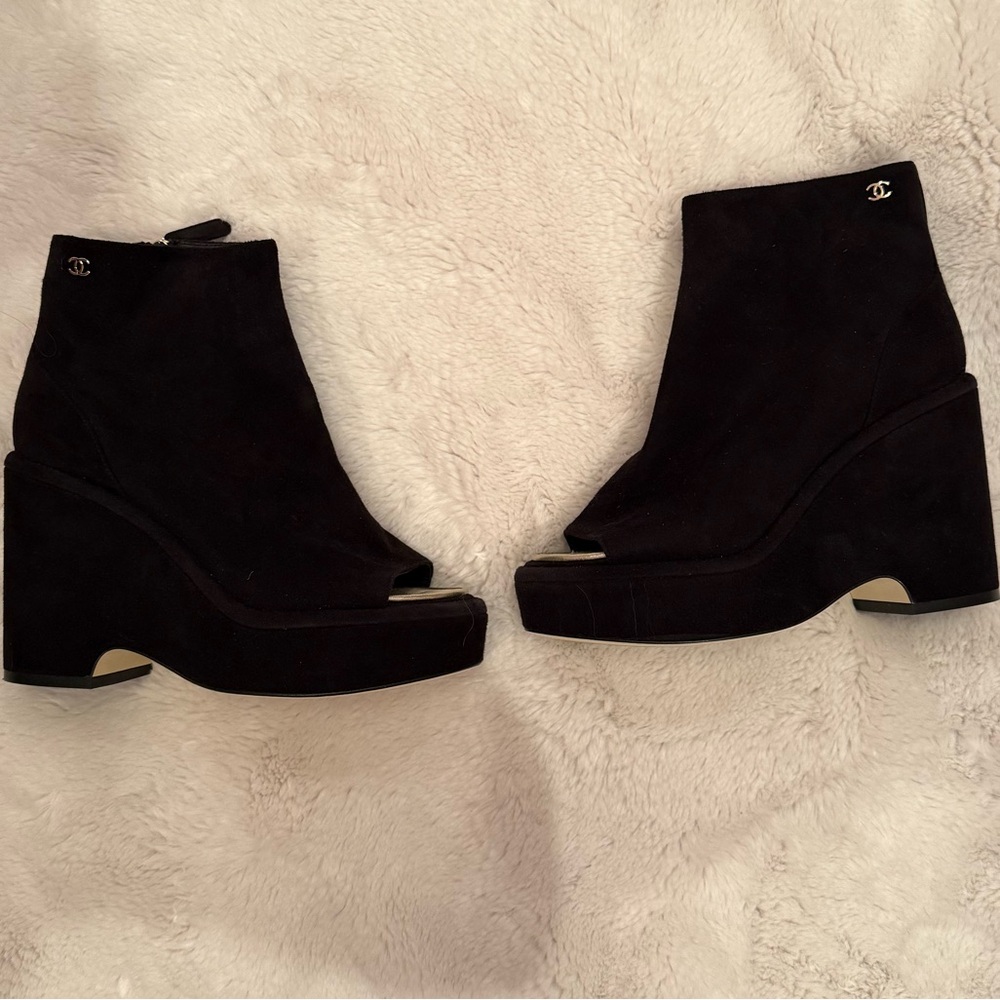 CHANEL Black Suede Heeled Boots